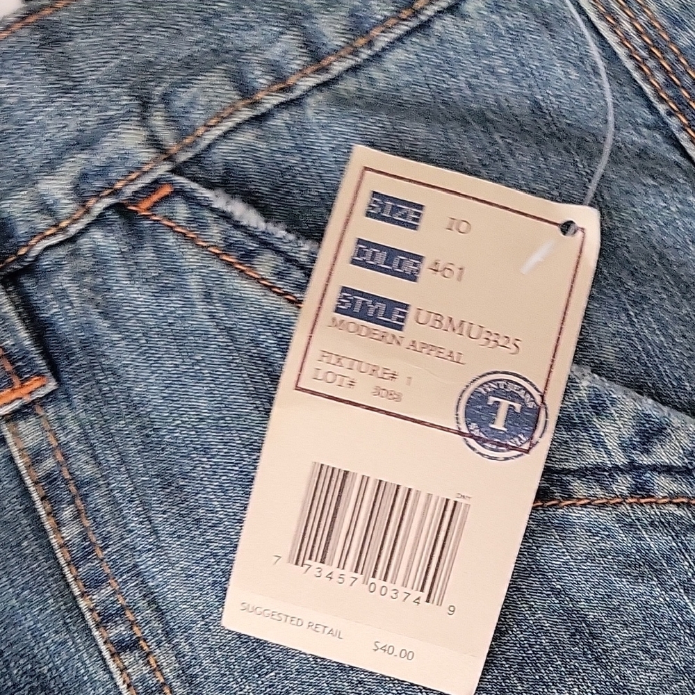 Women's Casual Blue Denim Capris - Picture 3 of 7